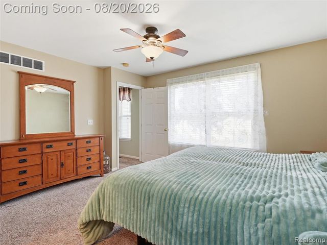 35898 Covington Lane, New Baltimore, MI 48047