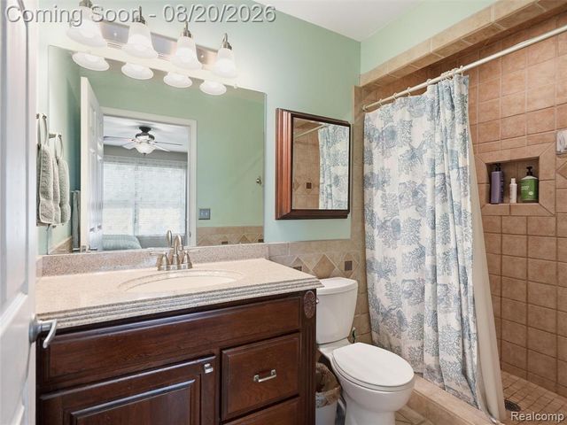 35898 Covington Lane, New Baltimore, MI 48047