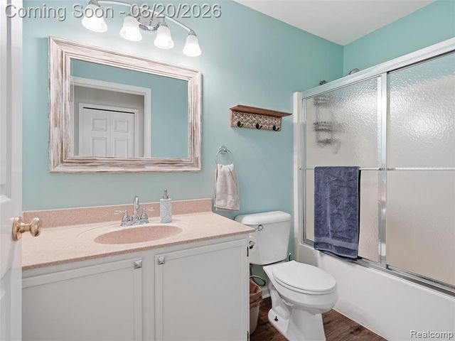35898 Covington Lane, New Baltimore, MI 48047