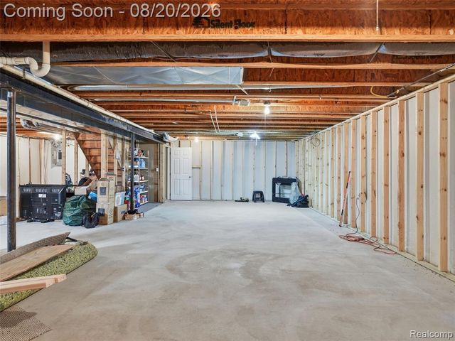 35898 Covington Lane, New Baltimore, MI 48047