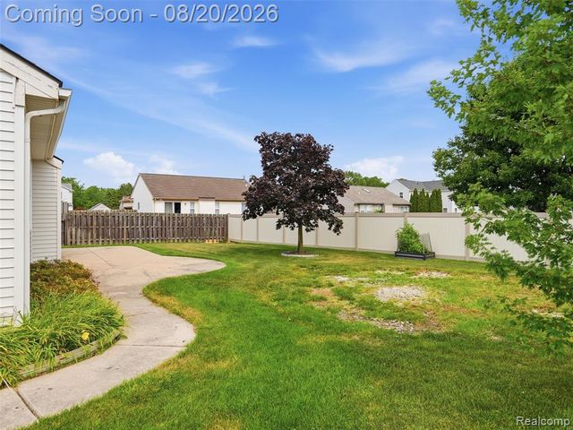 35898 Covington Lane, New Baltimore, MI 48047