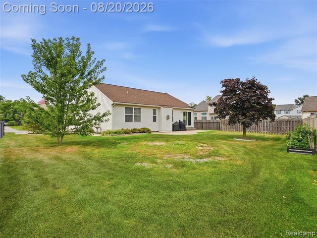 35898 Covington Lane, New Baltimore, MI 48047