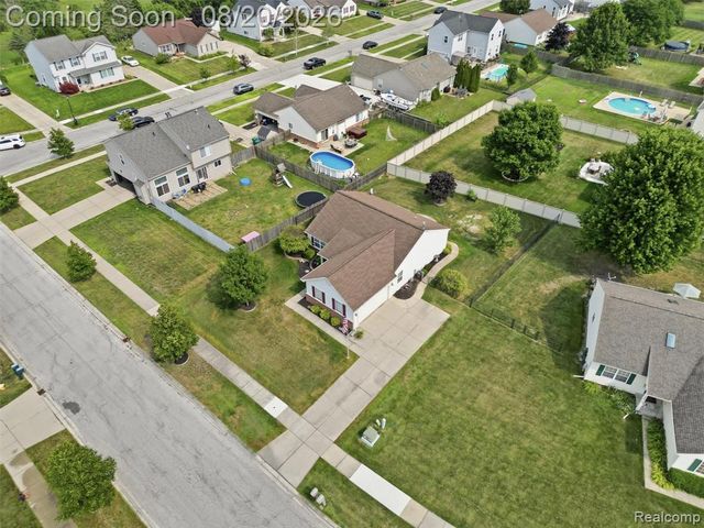 35898 Covington Lane, New Baltimore, MI 48047