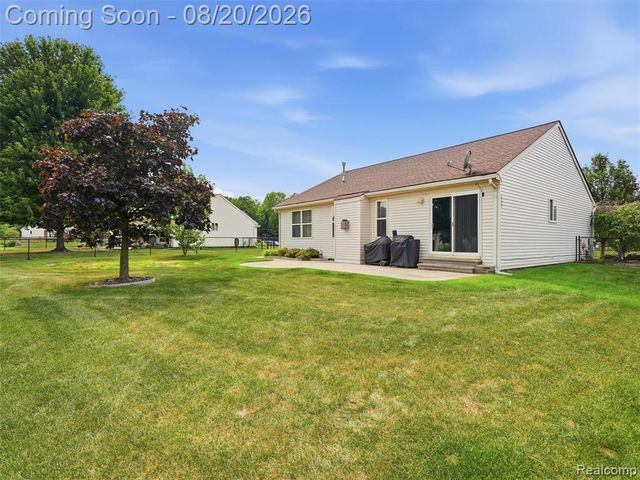 35898 Covington Lane, New Baltimore, MI 48047