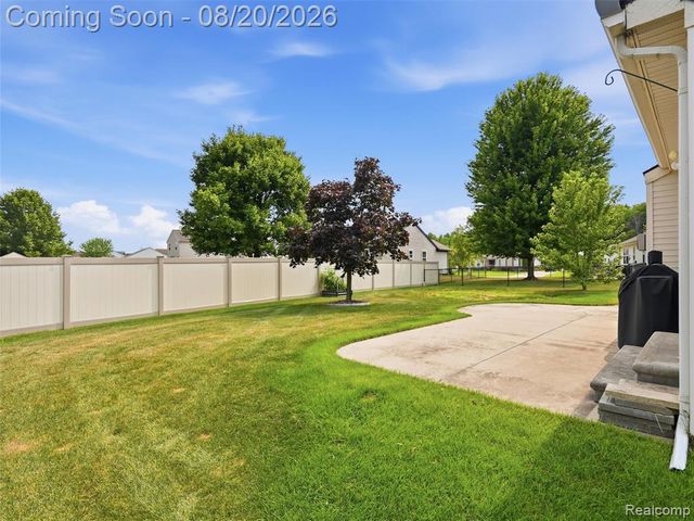 35898 Covington Lane, New Baltimore, MI 48047