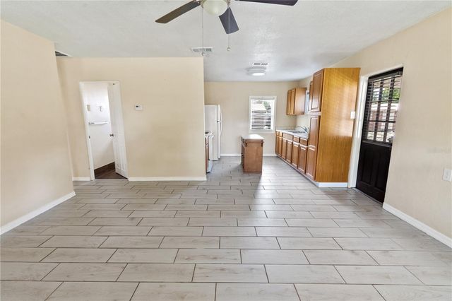 404 ARMOUR AVENUE, Auburndale, FL 33823