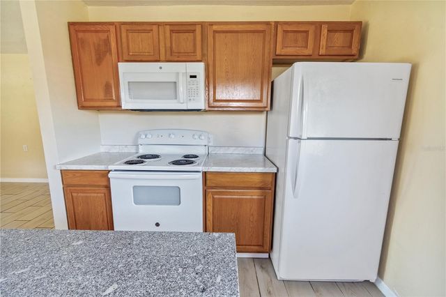 404 ARMOUR AVENUE, Auburndale, FL 33823
