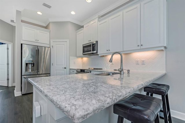 4063 ROCKY SHORES DRIVE, Tampa, FL 33634