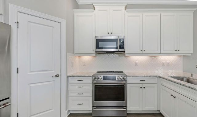 4063 ROCKY SHORES DRIVE, Tampa, FL 33634