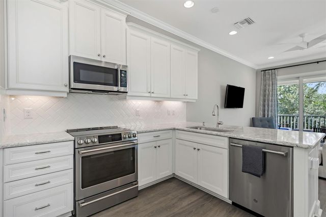 4063 ROCKY SHORES DRIVE, Tampa, FL 33634