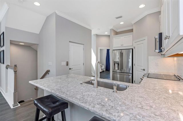 4063 ROCKY SHORES DRIVE, Tampa, FL 33634