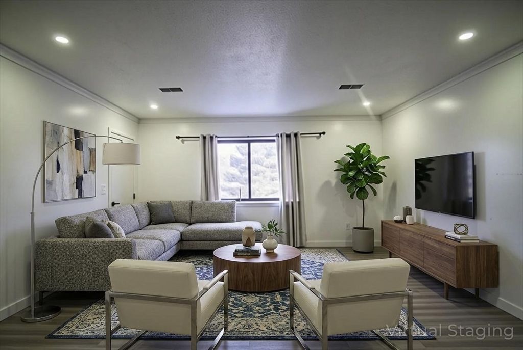 685 Oak St 3-8, Brockton, MA 02301