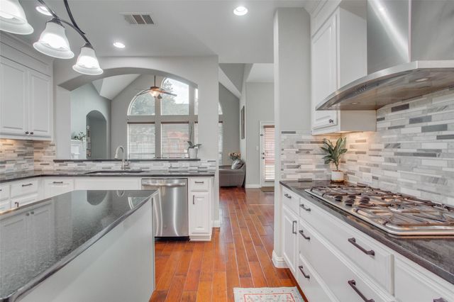 12221 Montclair BND, Austin, TX 78732