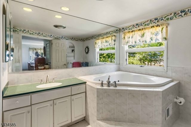 11 Powder Horn Dr, Morris Twp., NJ 07960