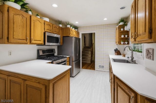 11 Powder Horn Dr, Morris Twp., NJ 07960