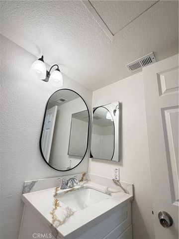 466 Granite View, Perris, CA 92571