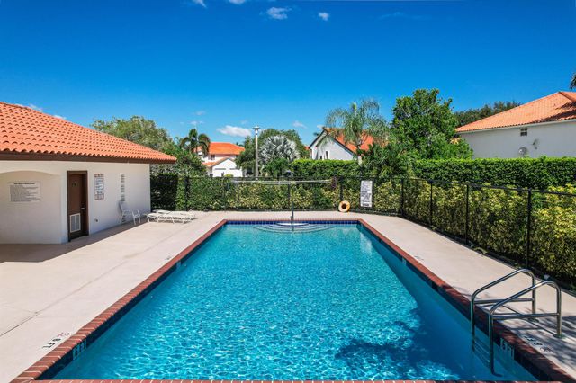 13506 Fountain View Boulevard, Wellington, FL 33414