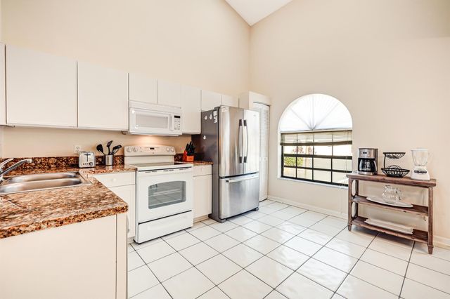 13506 Fountain View Boulevard, Wellington, FL 33414