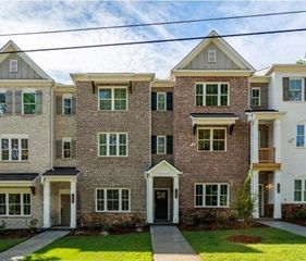 1992 Deco NW Drive, Kennesaw, GA 30144