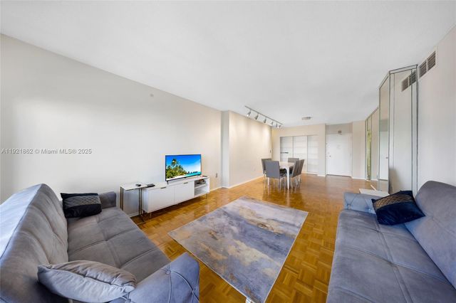 1985 S Ocean Dr 5M, Hallandale Beach, FL 33009