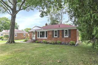 37636 Lake Drive, Avon, OH 44011
