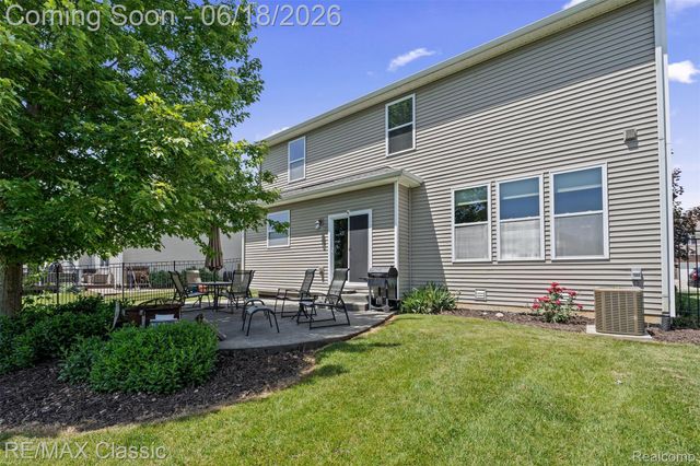 10884 Bouldercrest Drive, Green Oak Township, MI 48178