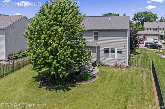 10884 Bouldercrest Drive, Green Oak Township, MI 48178