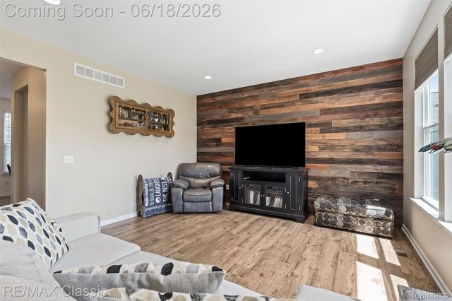 10884 Bouldercrest Drive, Green Oak Township, MI 48178