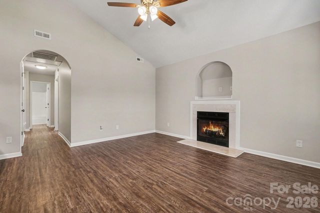 4104 Canyon Creek Lane, Charlotte, NC 28216