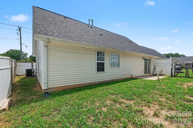 4104 Canyon Creek Lane, Charlotte, NC 28216