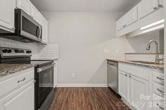 4104 Canyon Creek Lane, Charlotte, NC 28216