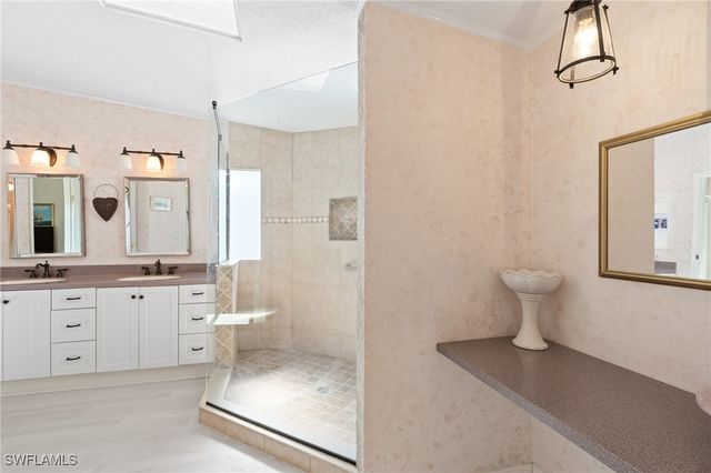 278 Riverwood RD, Naples, FL 34114