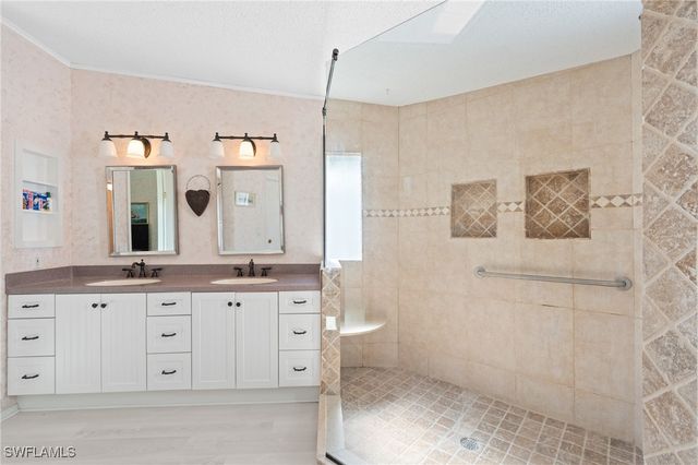 278 Riverwood RD, Naples, FL 34114