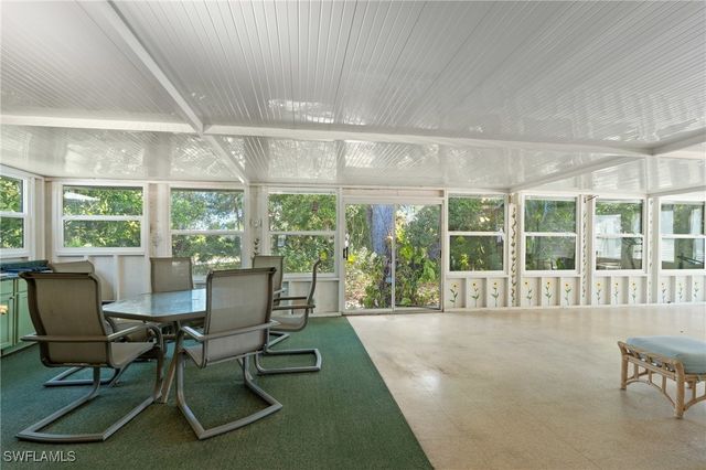 278 Riverwood RD, Naples, FL 34114