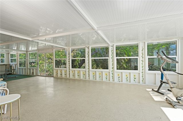 278 Riverwood RD, Naples, FL 34114