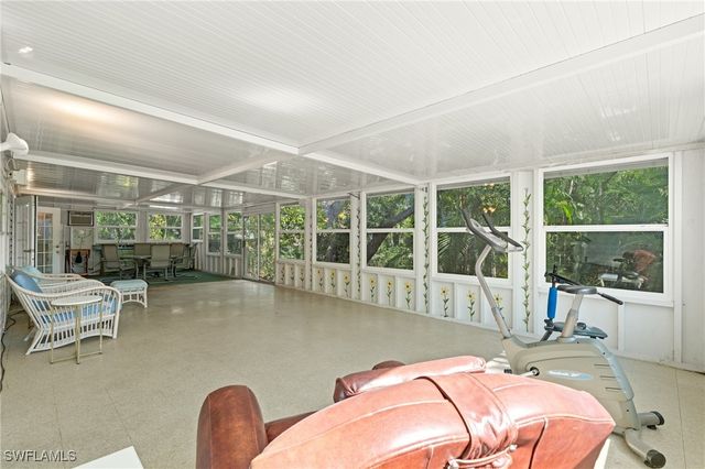 278 Riverwood RD, Naples, FL 34114