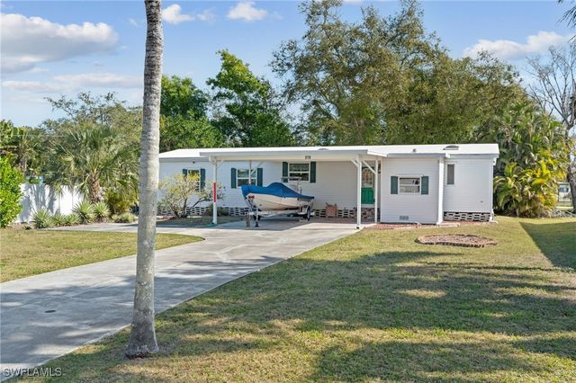 278 Riverwood RD, Naples, FL 34114