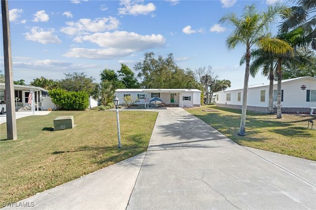 278 Riverwood RD, Naples, FL 34114