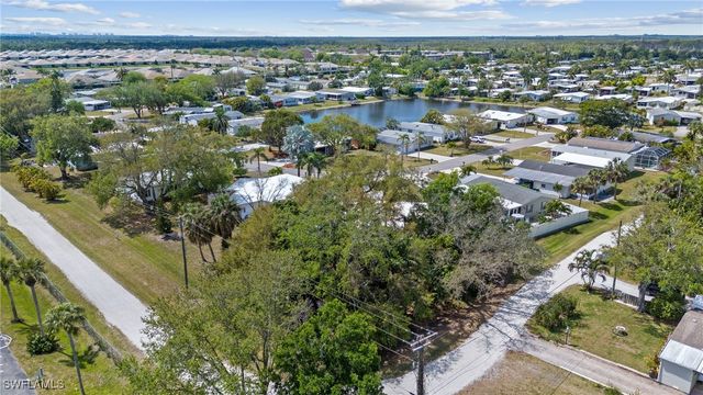 278 Riverwood RD, Naples, FL 34114