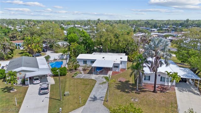 278 Riverwood RD, Naples, FL 34114