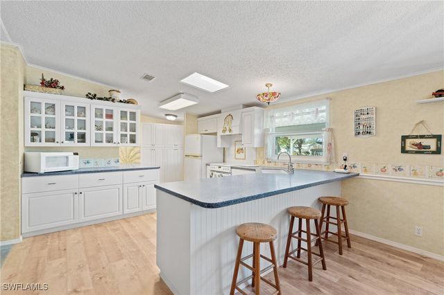 278 Riverwood RD, Naples, FL 34114