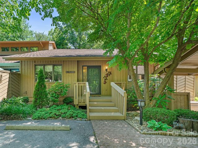 301 White Oak Drive, Hendersonville, NC 28791