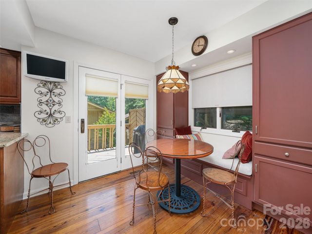 301 White Oak Drive, Hendersonville, NC 28791