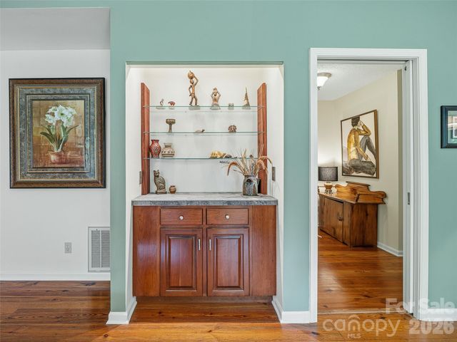301 White Oak Drive, Hendersonville, NC 28791