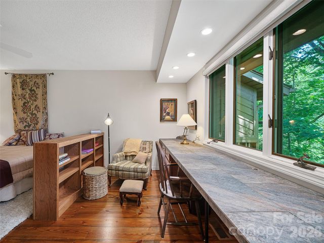 301 White Oak Drive, Hendersonville, NC 28791