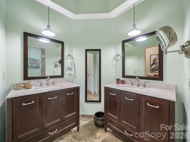 301 White Oak Drive, Hendersonville, NC 28791