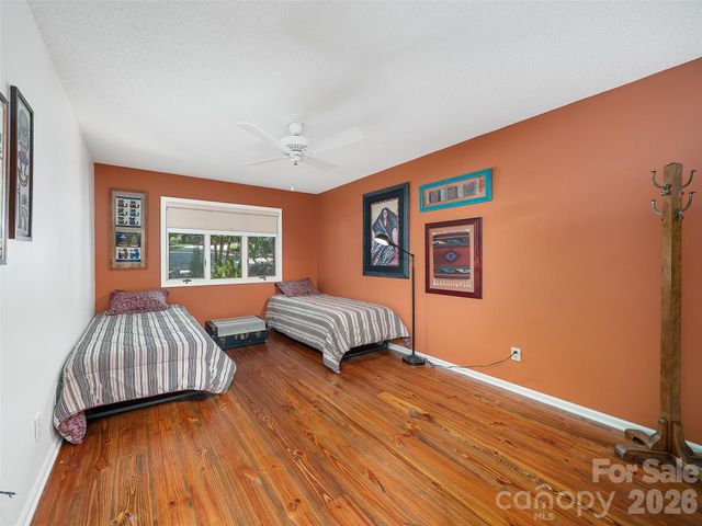301 White Oak Drive, Hendersonville, NC 28791
