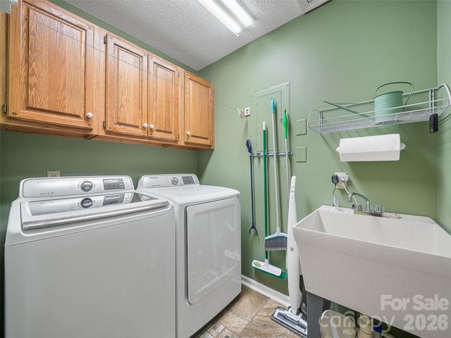 301 White Oak Drive, Hendersonville, NC 28791