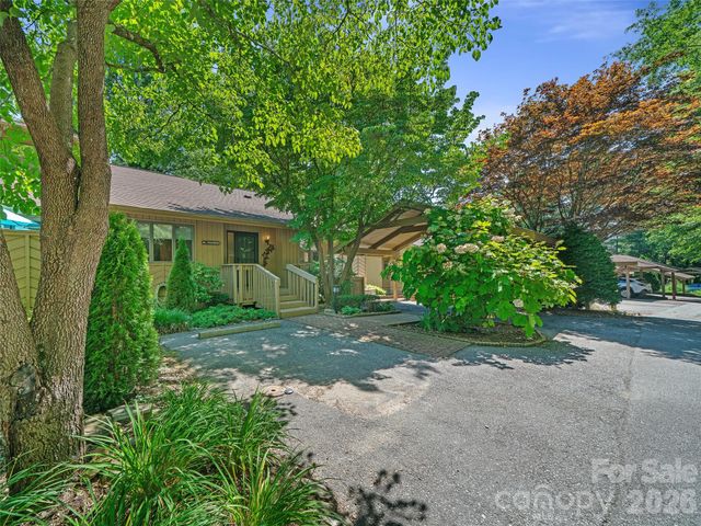 301 White Oak Drive, Hendersonville, NC 28791