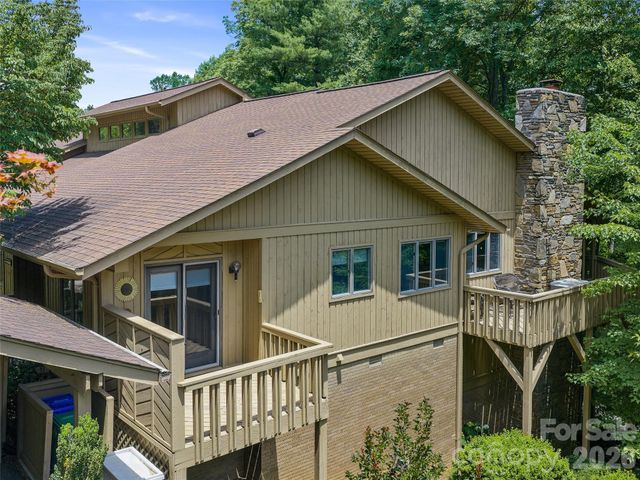 301 White Oak Drive, Hendersonville, NC 28791